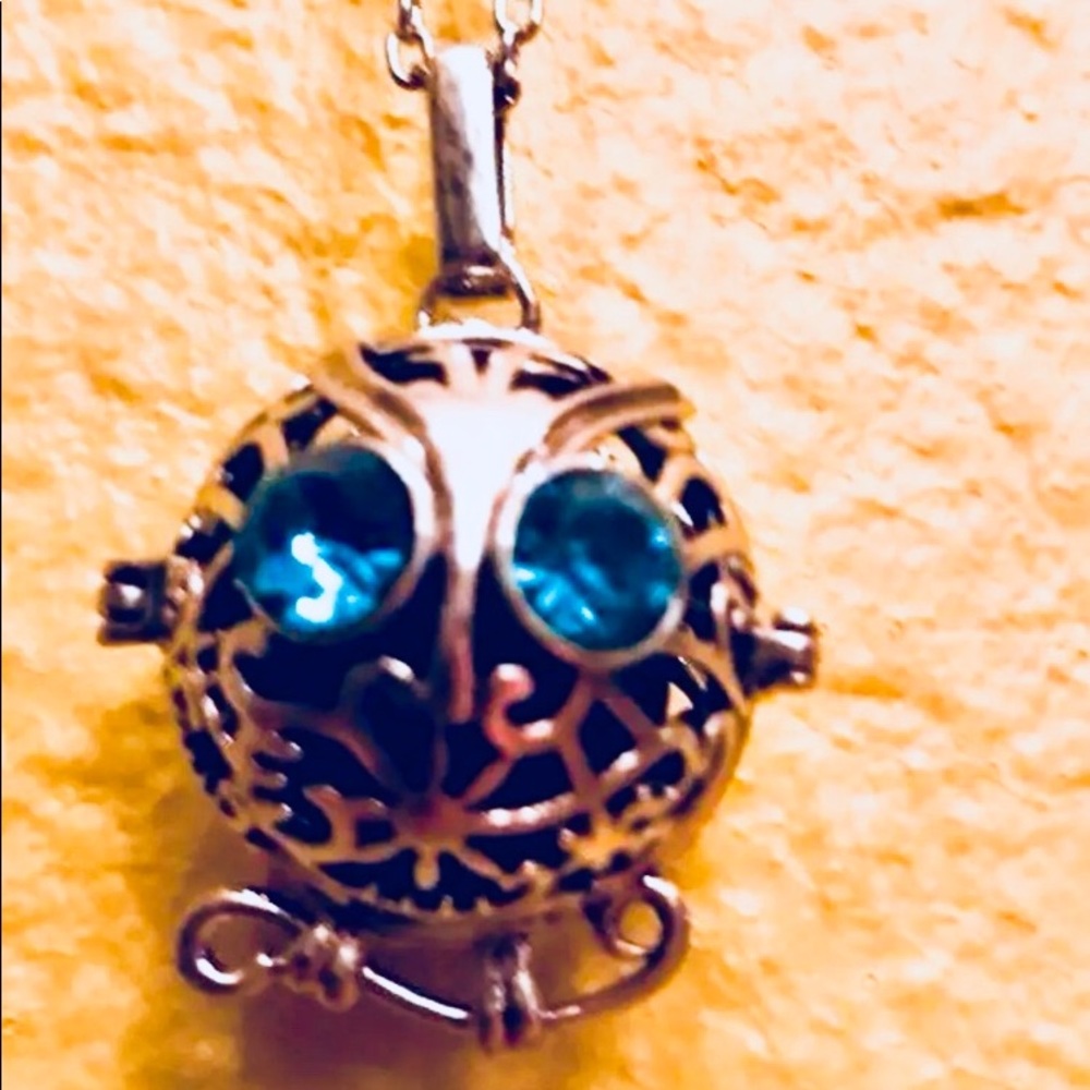 Silver owl oil diffuser necklace